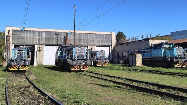 Tridsať modernizovaných rušňov 742